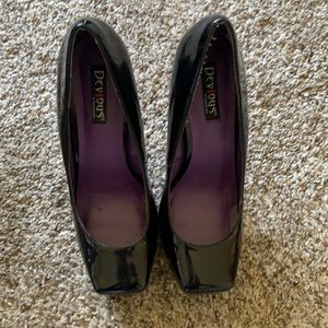 Black an purple 5 inch platform heels